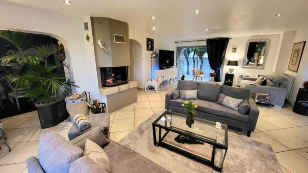 Villa Raffaella Les Albres Bagian luar foto